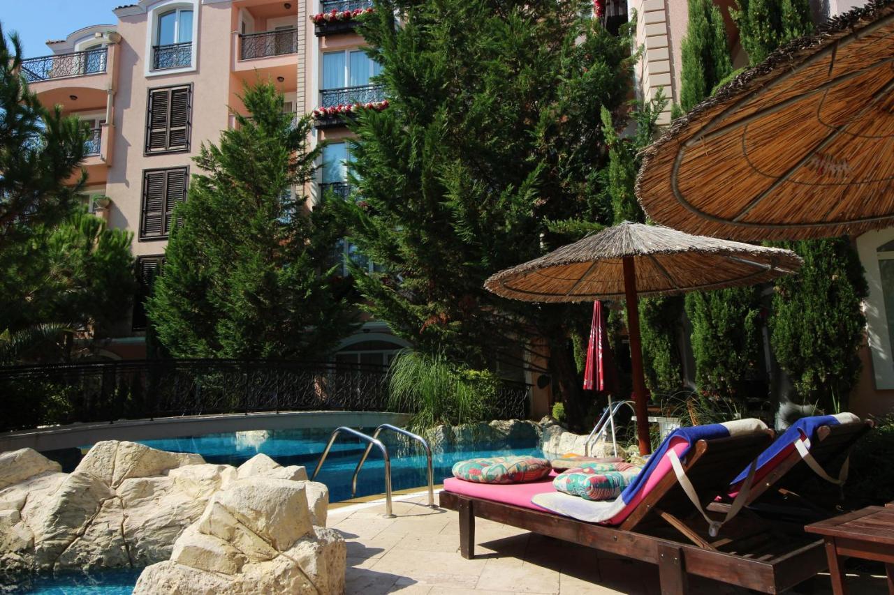 Menada Romance Marine Apartments 阳光海滩 外观 照片