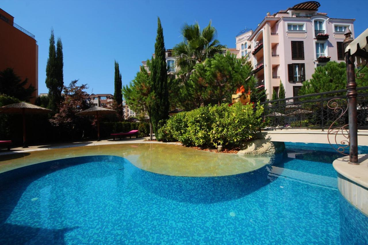 Menada Romance Marine Apartments 阳光海滩 外观 照片