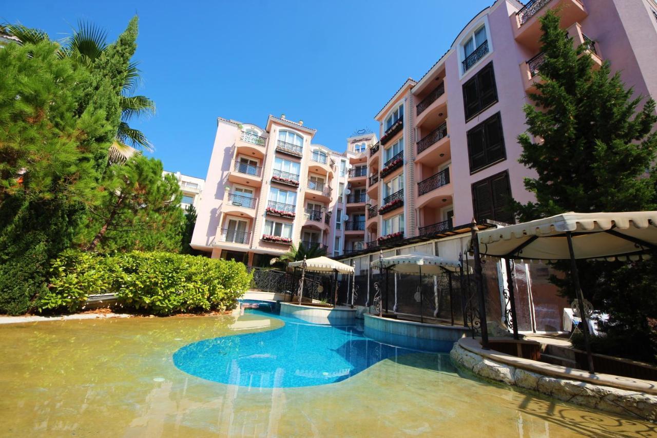 Menada Romance Marine Apartments 阳光海滩 外观 照片