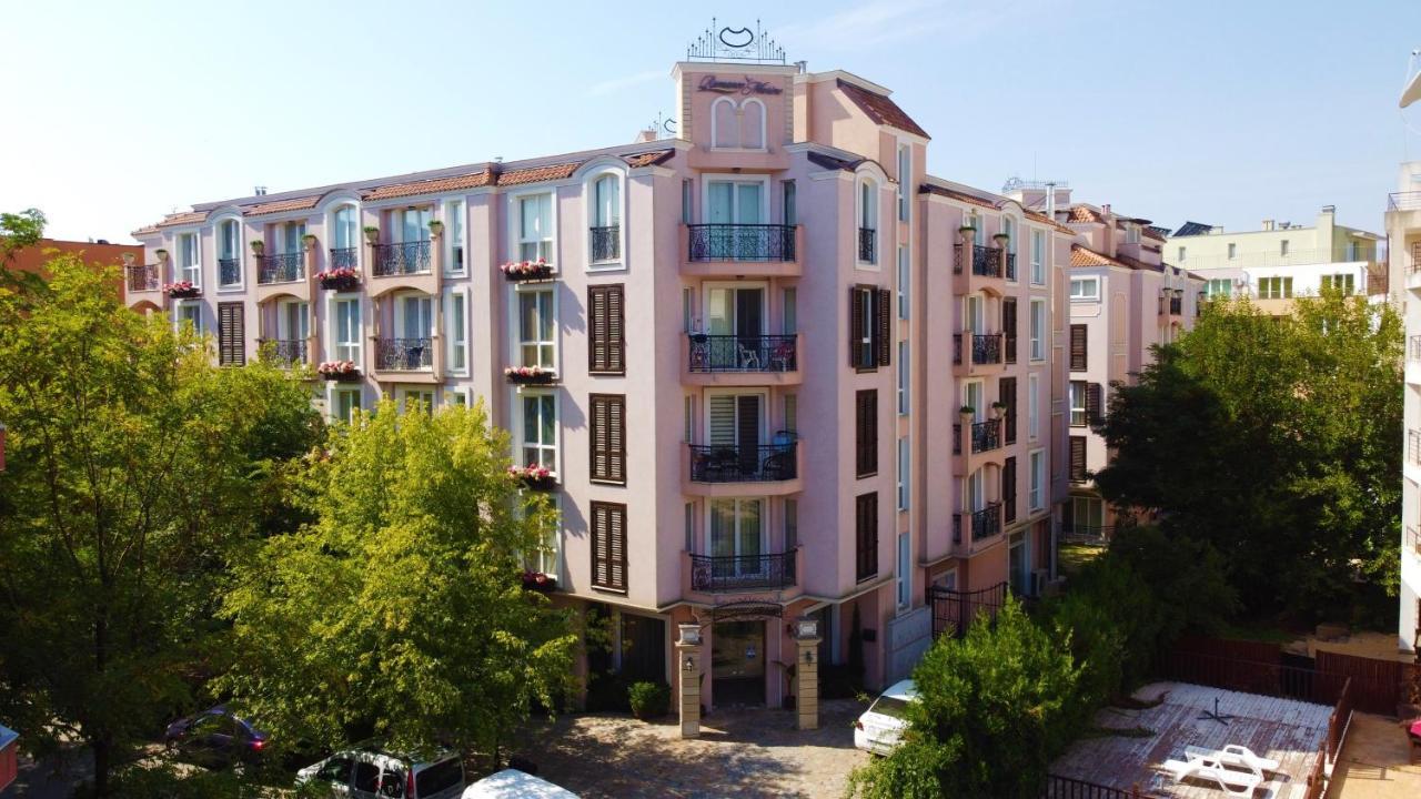 Menada Romance Marine Apartments 阳光海滩 外观 照片