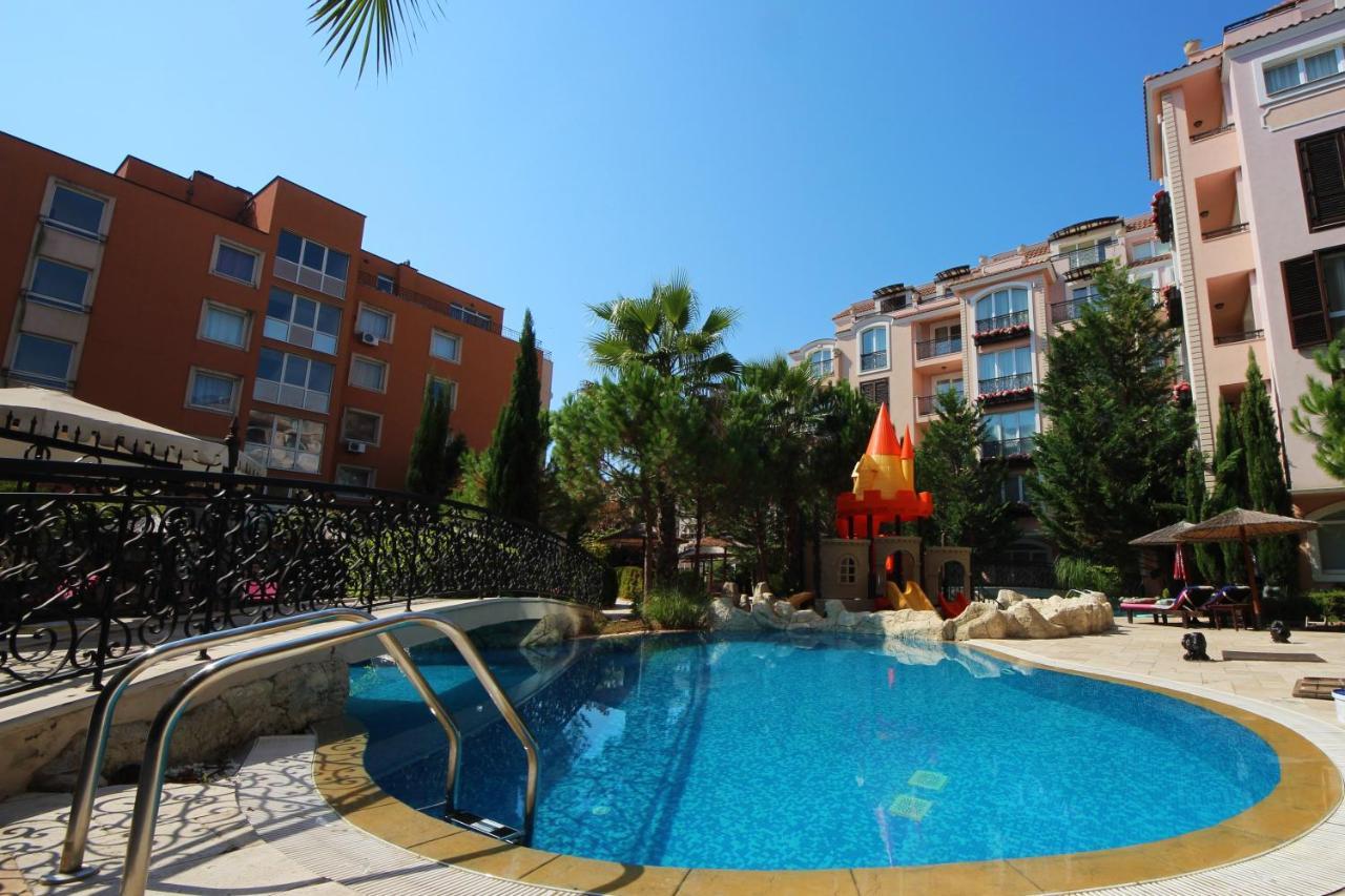 Menada Romance Marine Apartments 阳光海滩 外观 照片