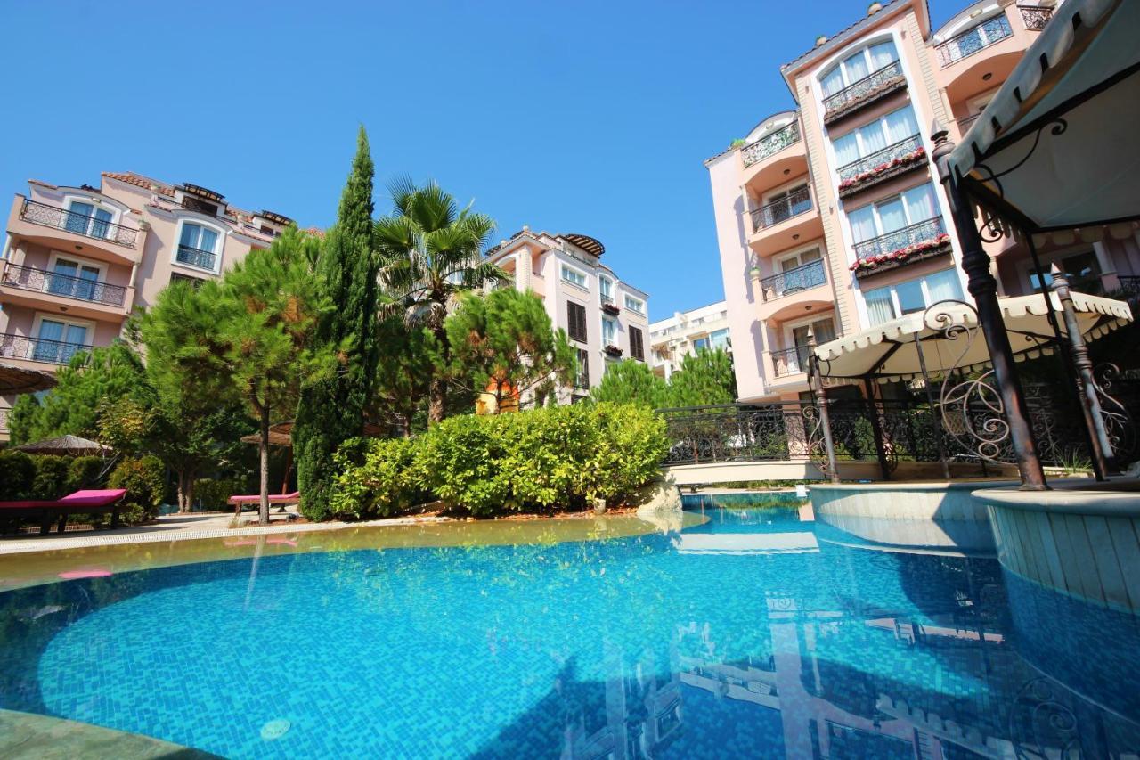 Menada Romance Marine Apartments 阳光海滩 外观 照片
