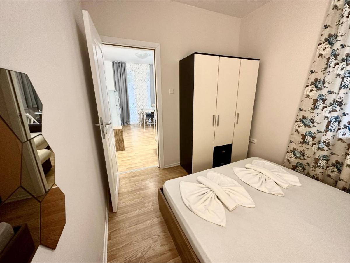 Menada Romance Marine Apartments 阳光海滩 外观 照片