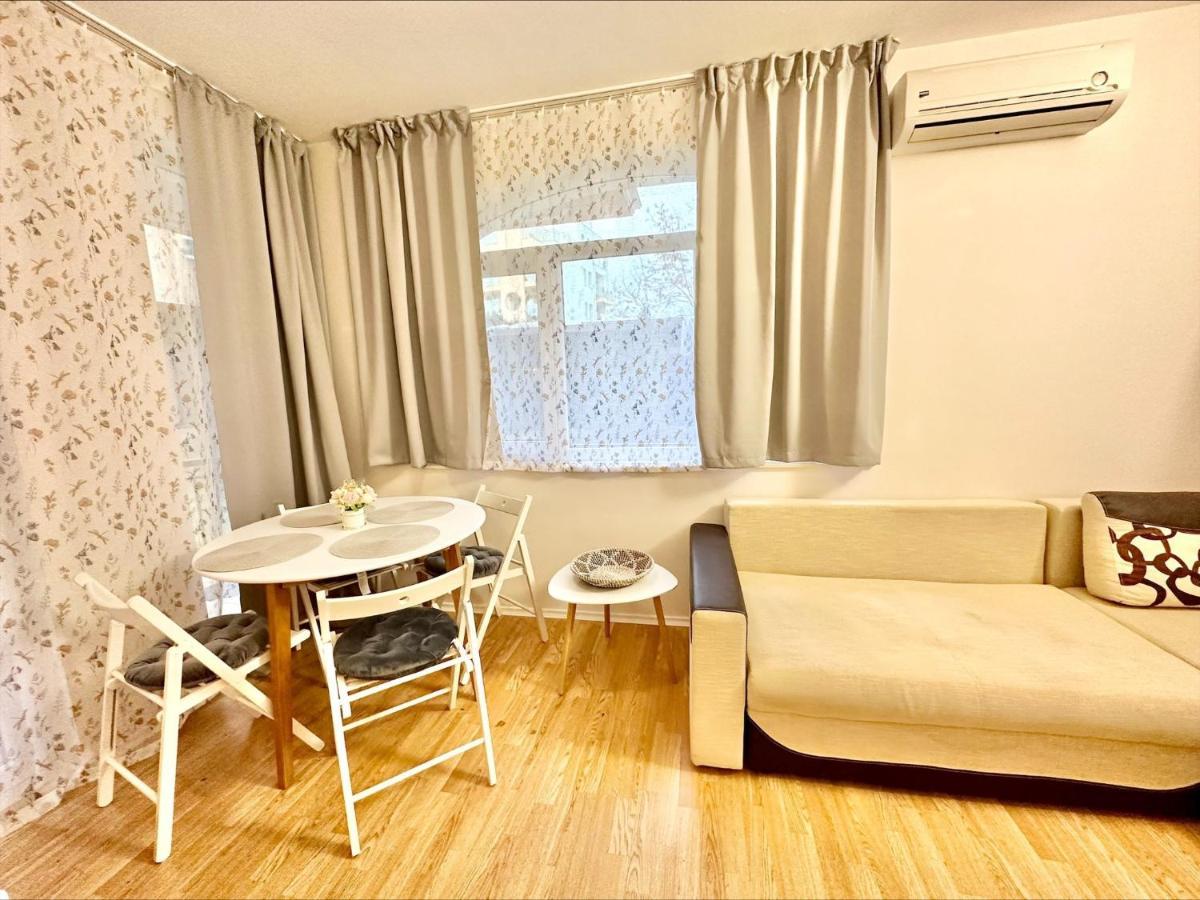 Menada Romance Marine Apartments 阳光海滩 外观 照片