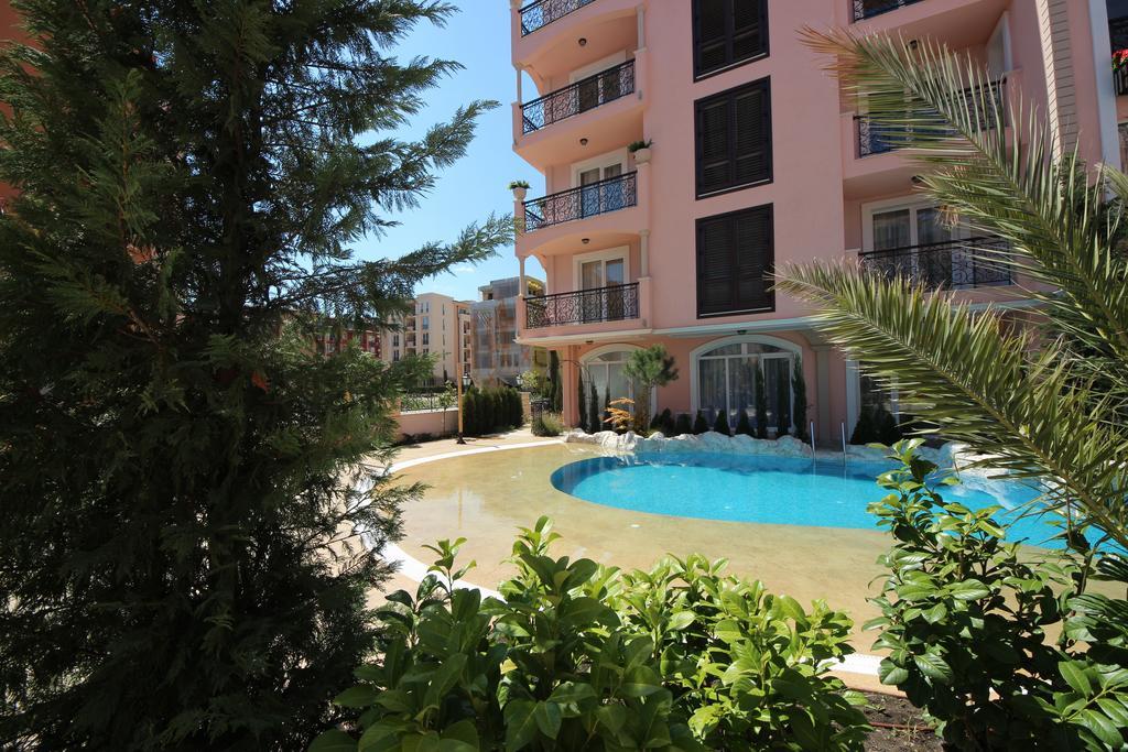 Menada Romance Marine Apartments 阳光海滩 外观 照片