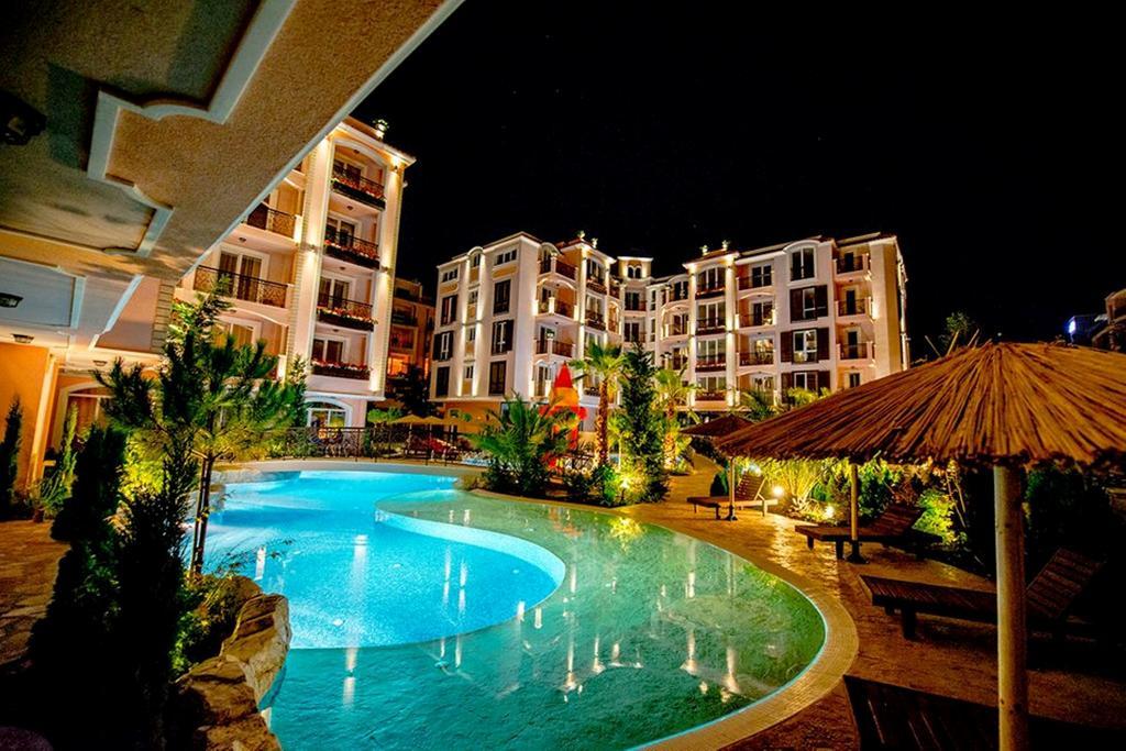 Menada Romance Marine Apartments 阳光海滩 外观 照片