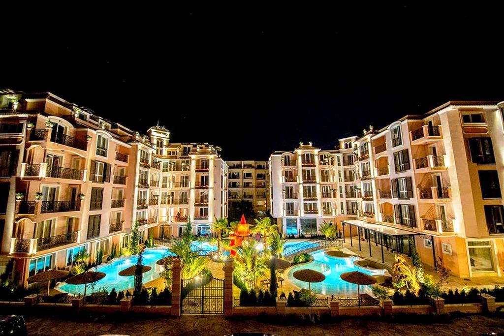 Menada Romance Marine Apartments 阳光海滩 外观 照片