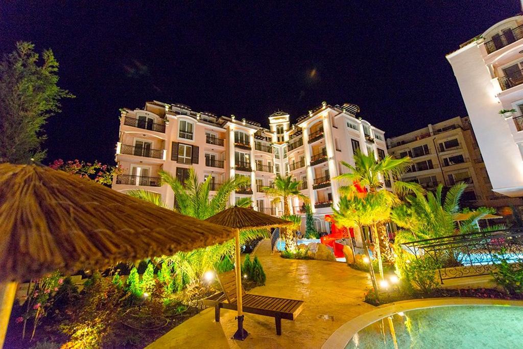 Menada Romance Marine Apartments 阳光海滩 外观 照片